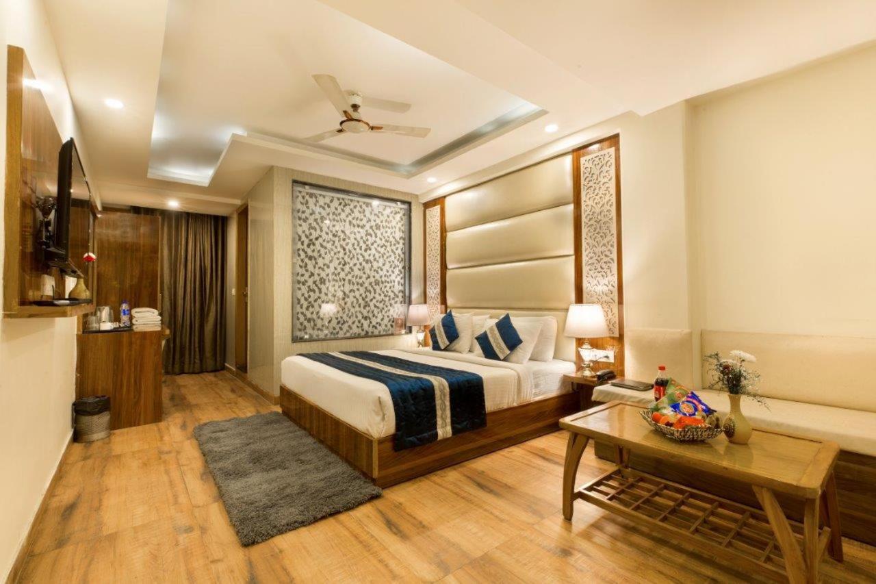 Hotel Viva Palace By Opo New Delhi Buitenkant foto