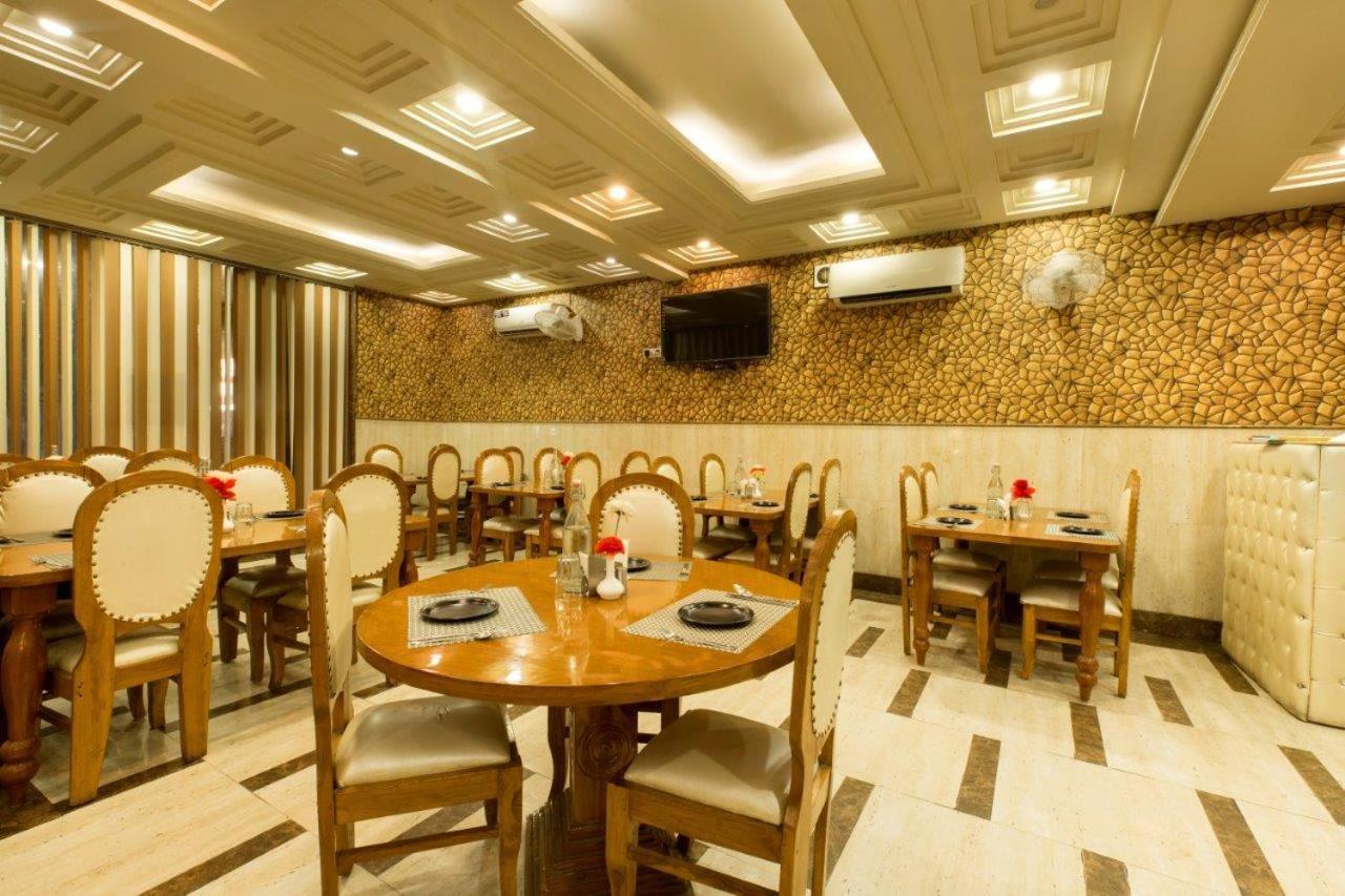 Hotel Viva Palace By Opo New Delhi Buitenkant foto