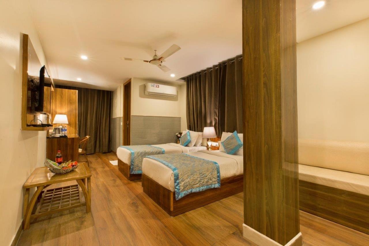 Hotel Viva Palace By Opo New Delhi Buitenkant foto