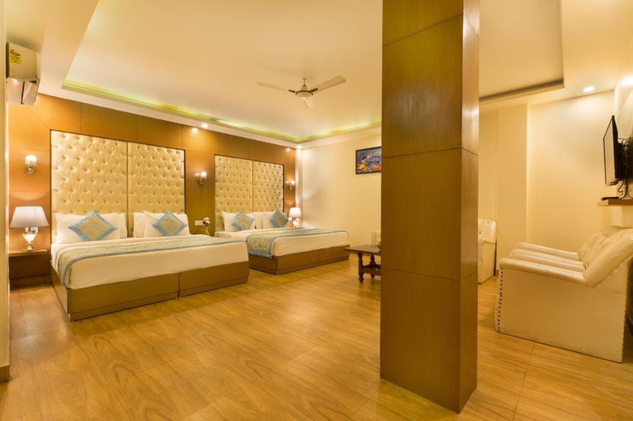 Hotel Viva Palace By Opo New Delhi Buitenkant foto