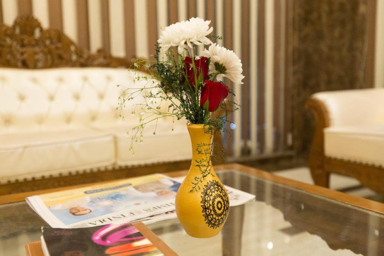 Hotel Viva Palace By Opo New Delhi Buitenkant foto