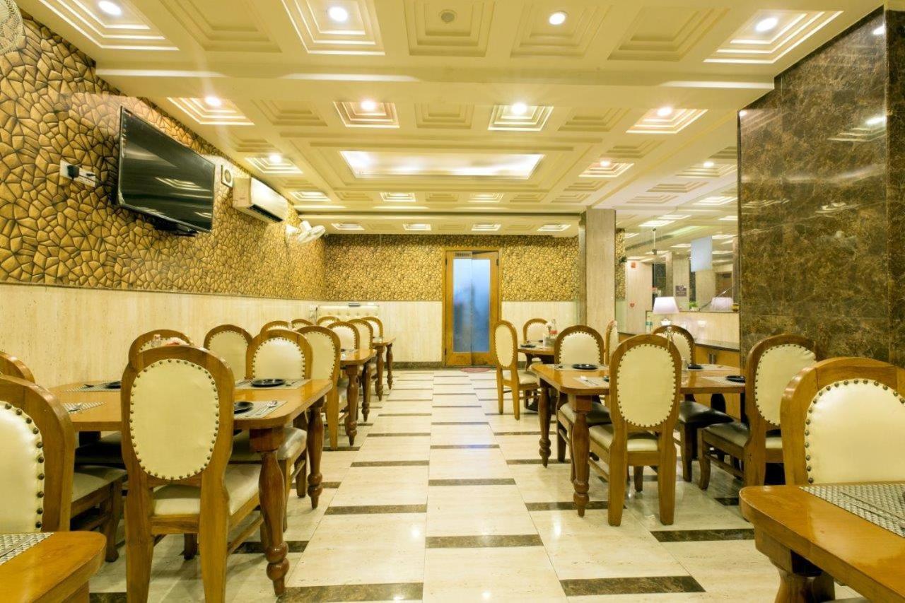 Hotel Viva Palace By Opo New Delhi Buitenkant foto