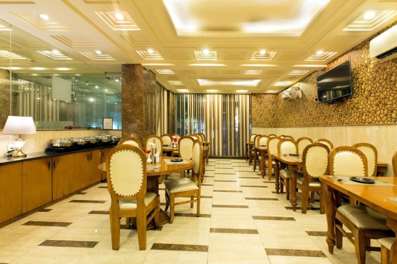 Hotel Viva Palace By Opo New Delhi Buitenkant foto